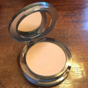 PÜR • 4-in-1 Pressed Mineral Makeup SPF 15